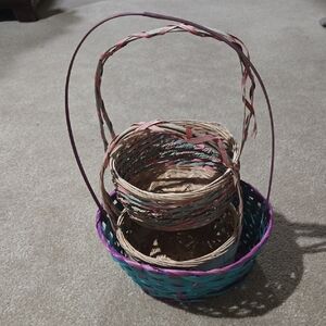 FREE W ANY PURCHASE! 3 Baskets, 2 Small Baskets Are Vtg